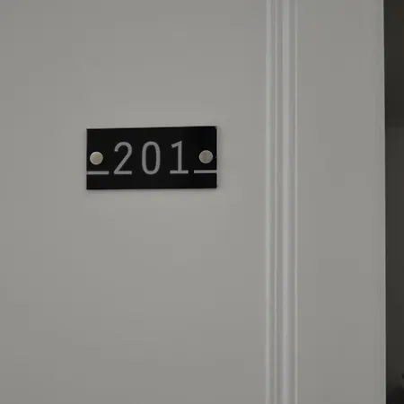 Edificio Charles 201 פונשל