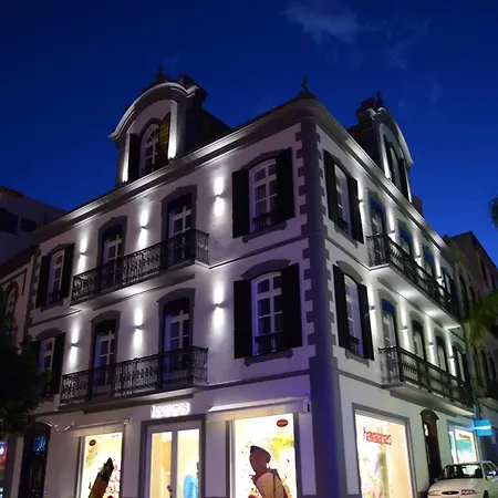 Edificio Charles 201 *