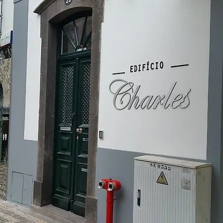 Edificio Charles 201 *