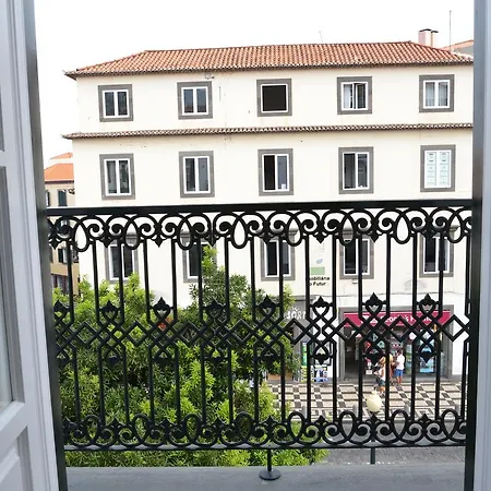 Edificio Charles 201