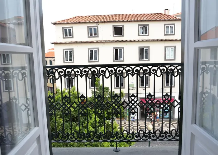 Edificio Charles 201