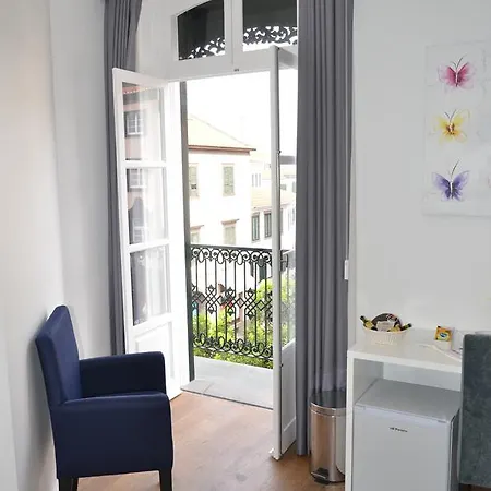 Séjour chez l'habitant Edificio Charles 201 *